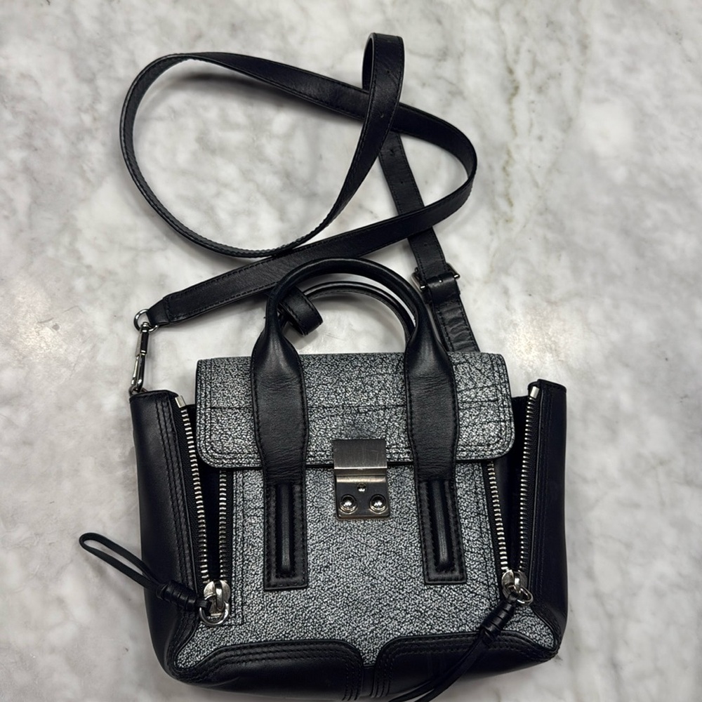 3.1 Phillip Lim Pashli Zip-Detailed
Medium Tote Bag Dimensions 9*7 inches